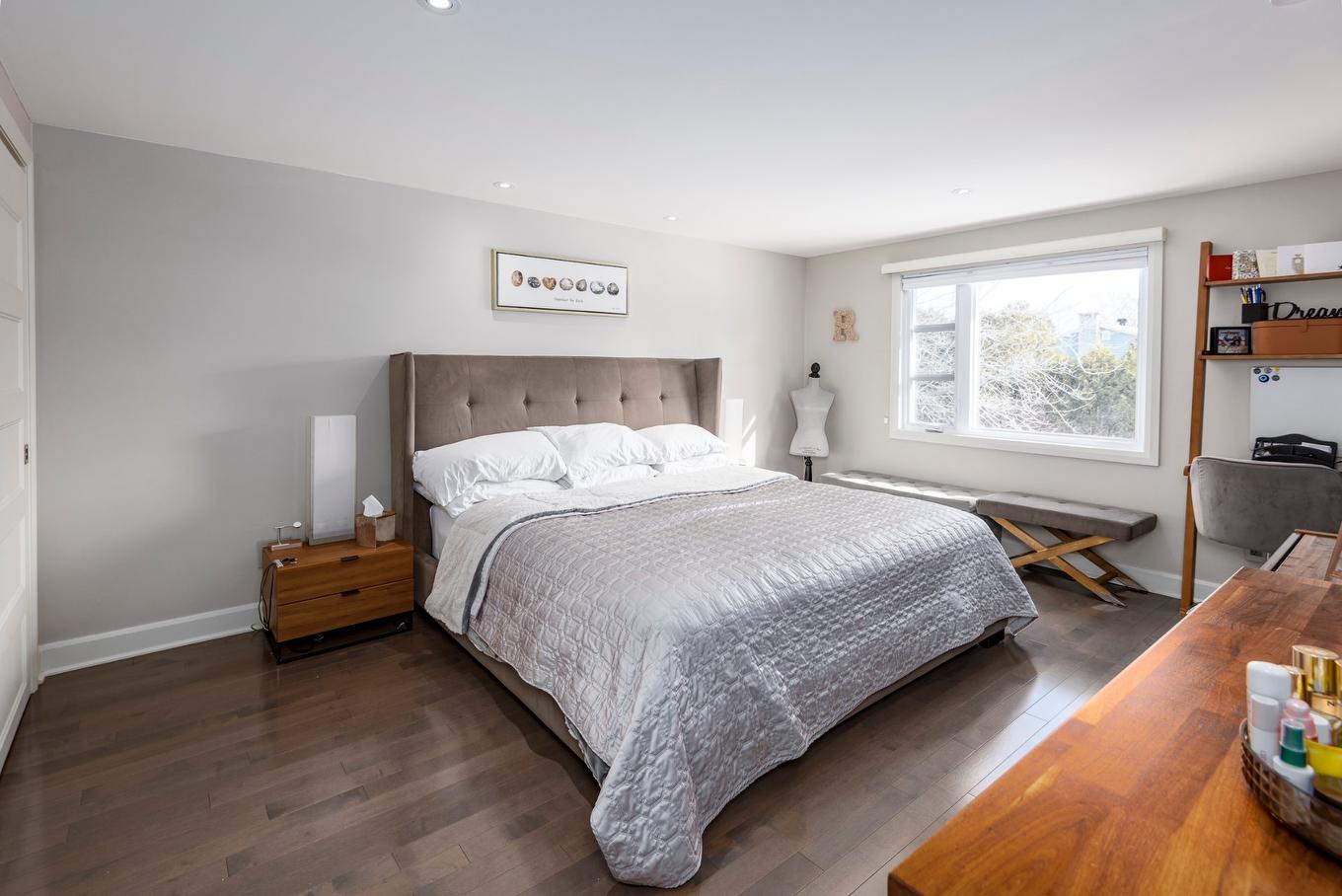 Primary bedroom - 125 Av. Brigadoon, Pointe-Claire, QC - Indoor Photo Showing Bedroom