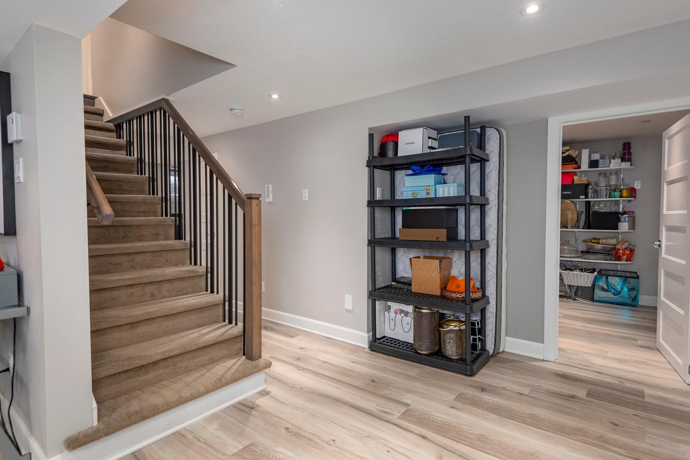 Staircase - 125 Av. Brigadoon, Pointe-Claire, QC - Indoor Photo Showing Other Room