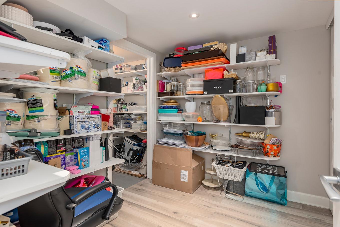 Storage - 125 Av. Brigadoon, Pointe-Claire, QC - Indoor With Storage