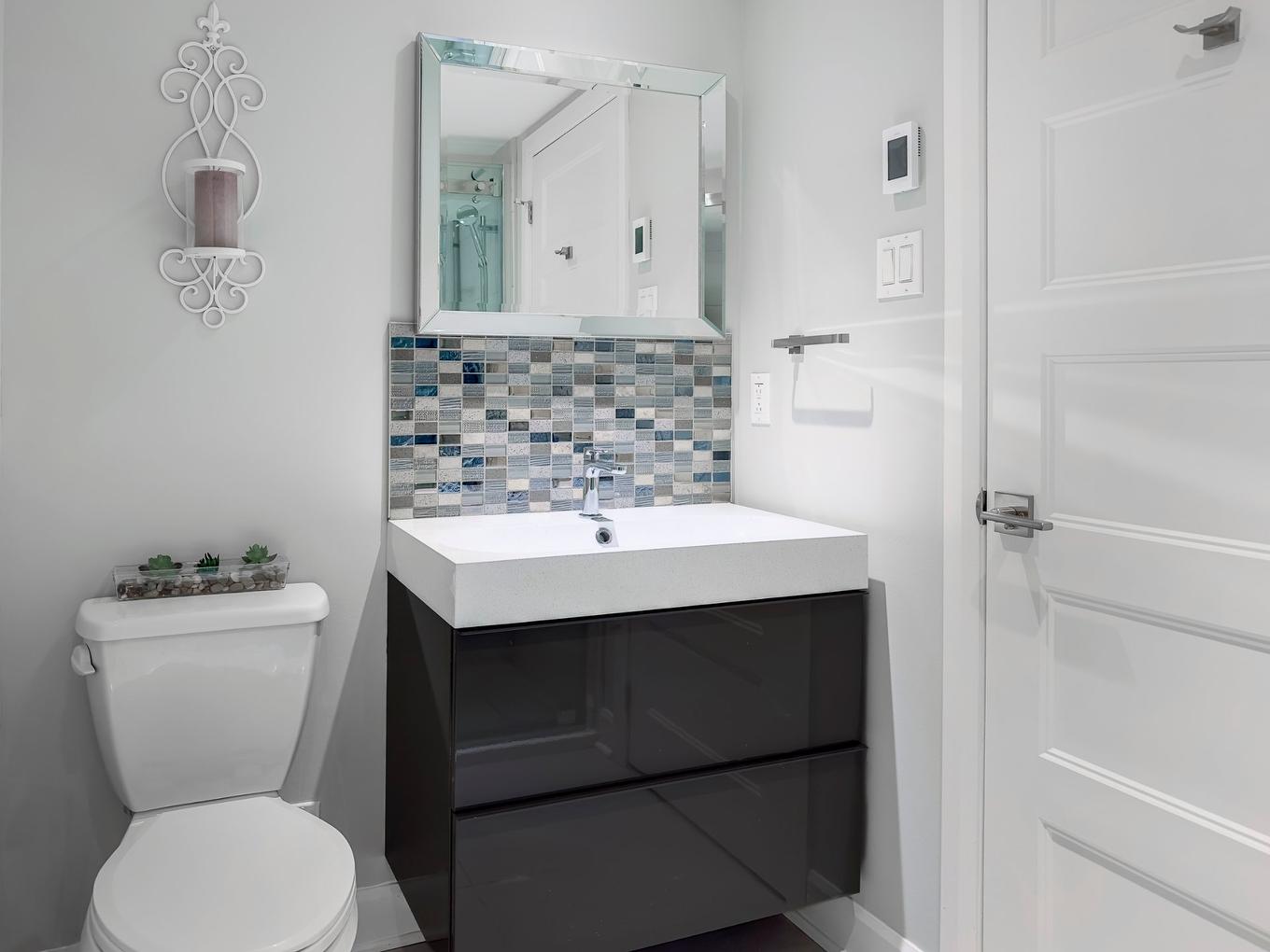 Bathroom - 125 Av. Brigadoon, Pointe-Claire, QC - Indoor Photo Showing Bathroom