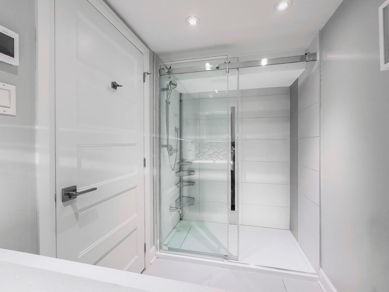 Bathroom - 125 Av. Brigadoon, Pointe-Claire, QC - Indoor Photo Showing Bathroom