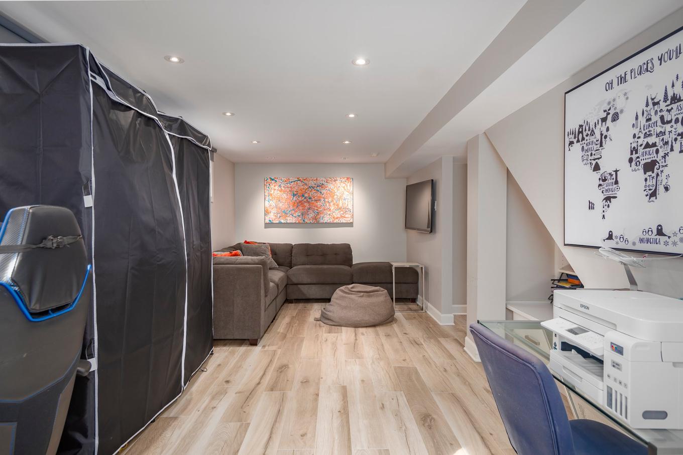 Basement - 125 Av. Brigadoon, Pointe-Claire, QC - Indoor Photo Showing Other Room