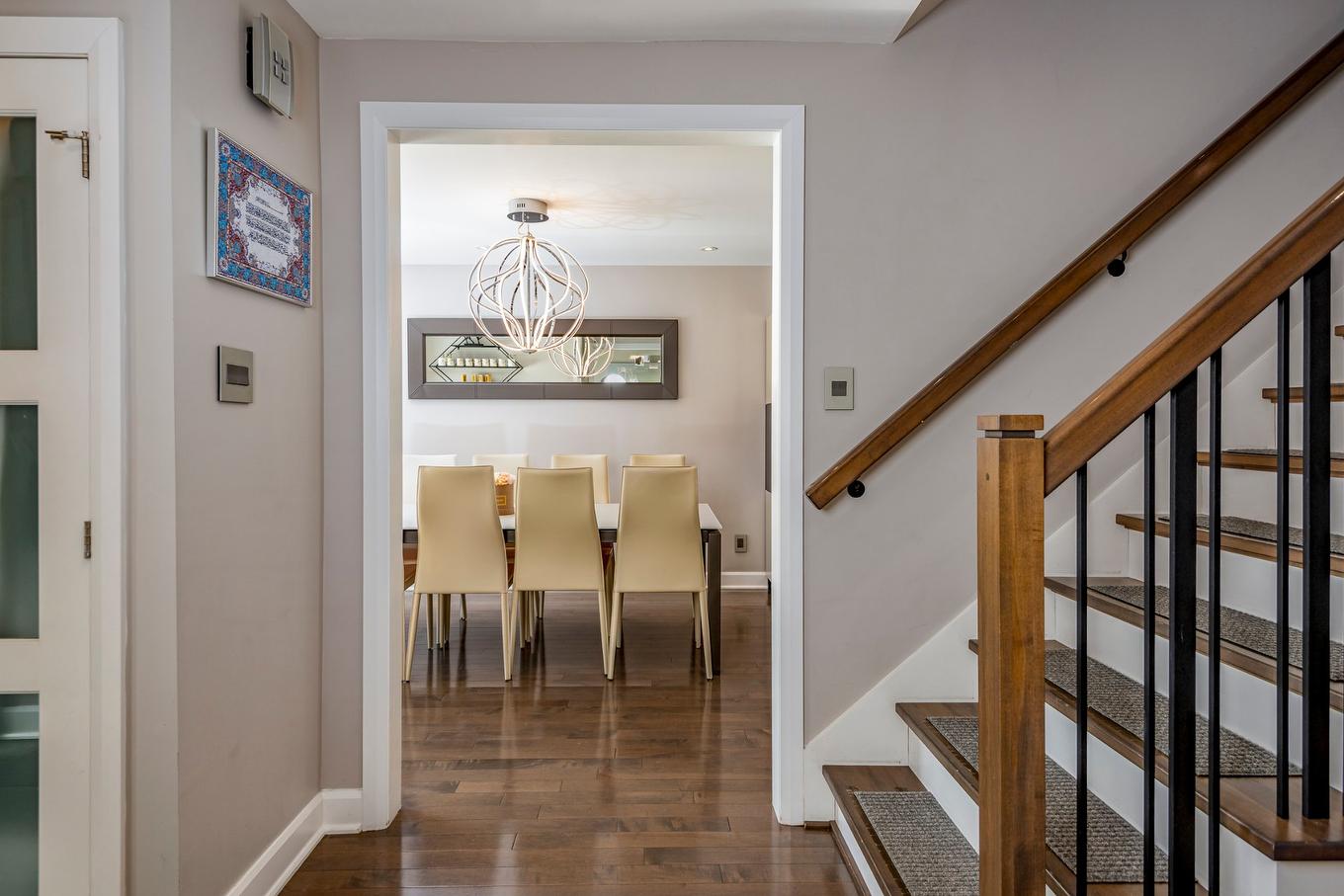 Staircase - 125 Av. Brigadoon, Pointe-Claire, QC - Indoor Photo Showing Other Room