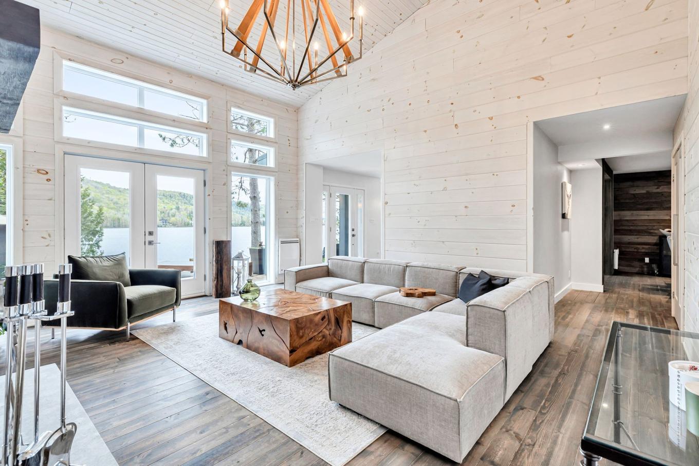 Living room - 2020 Ch. Du Lac-Ste-Rose N., Mandeville, QC - Indoor Photo Showing Living Room With Fireplace