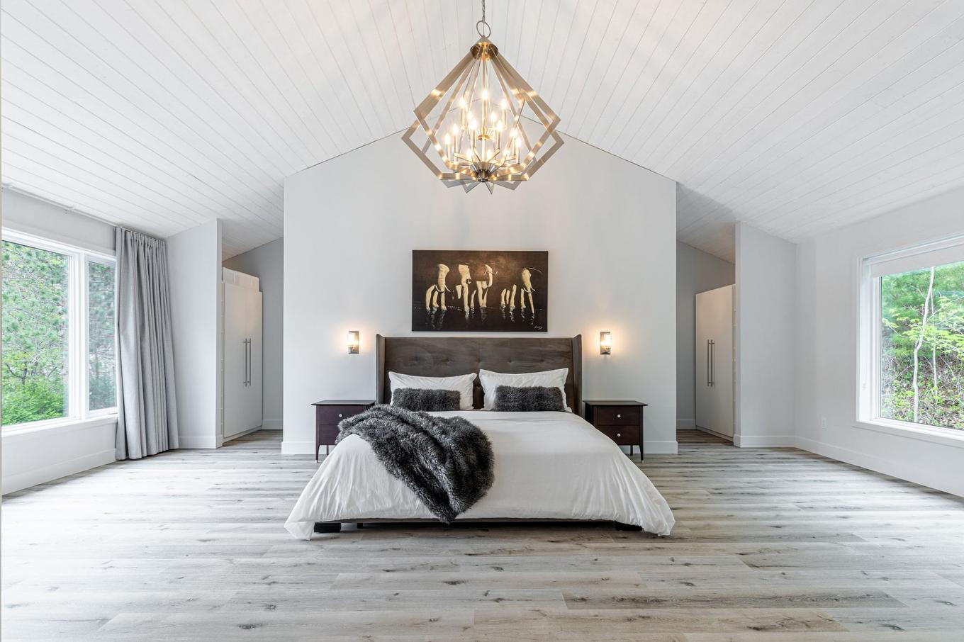 Primary bedroom - 2020 Ch. Du Lac-Ste-Rose N., Mandeville, QC - Indoor Photo Showing Bedroom