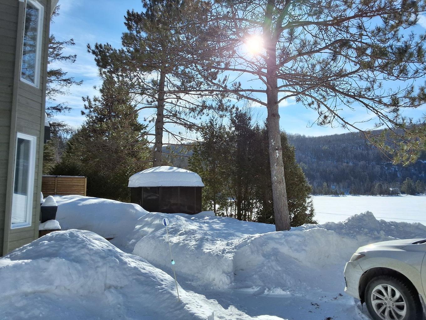 Waterfront - 2020 Ch. Du Lac-Ste-Rose N., Mandeville, QC - Outdoor With Body Of Water With View