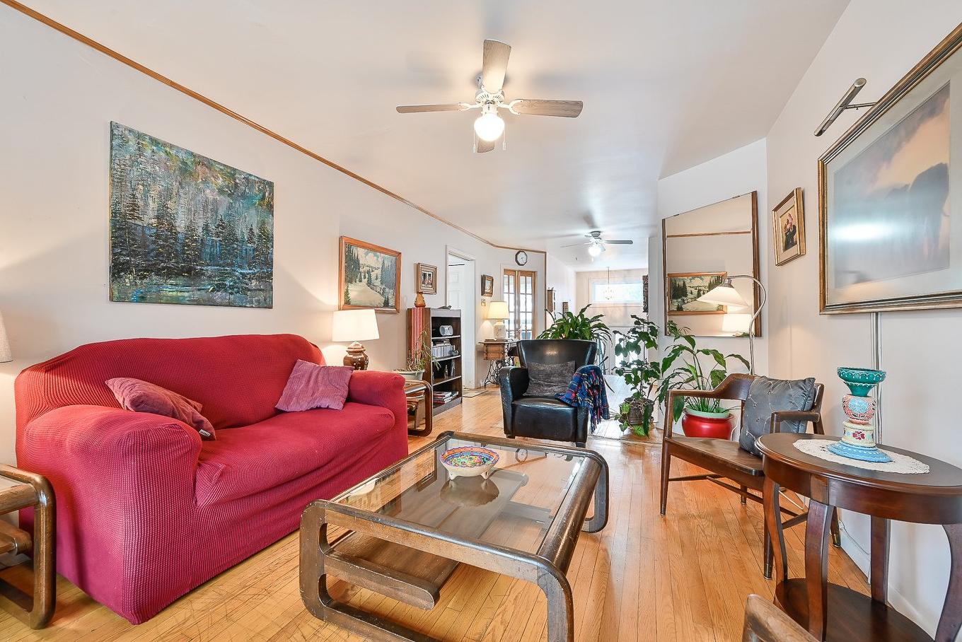 Living room - 208 Ch. St-Charles, Longueuil (Greenfield Park), QC - Indoor Photo Showing Living Room