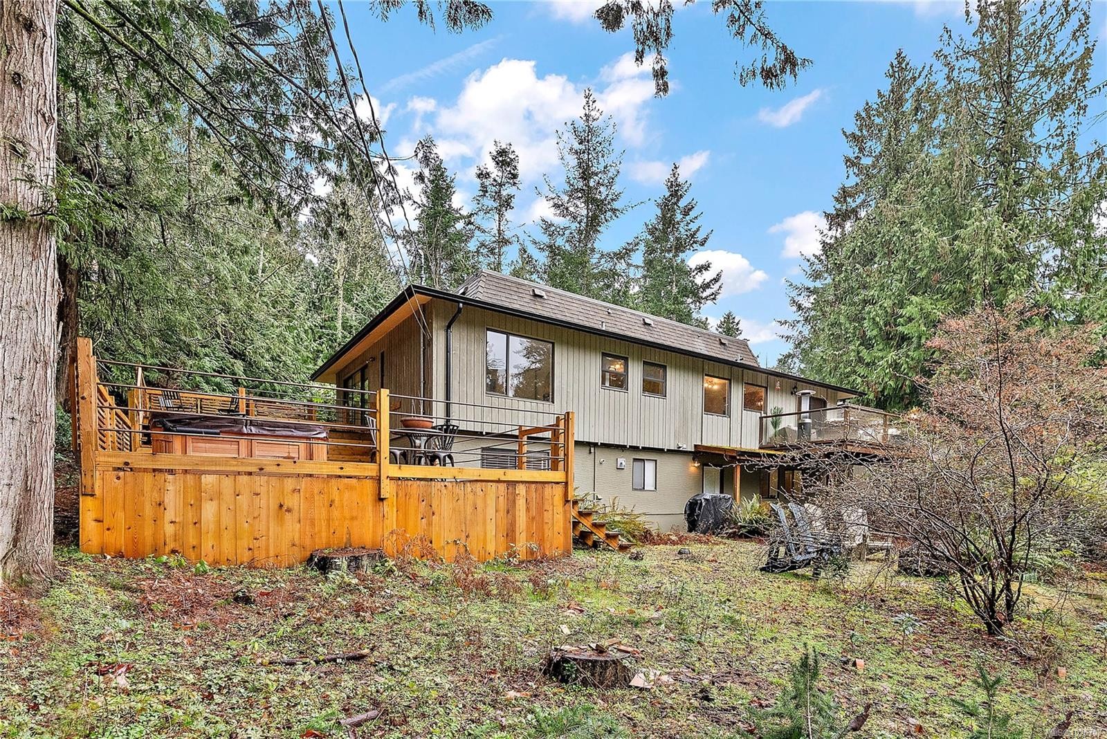 1166 Cloake Hill Rd, North Saanich, BC