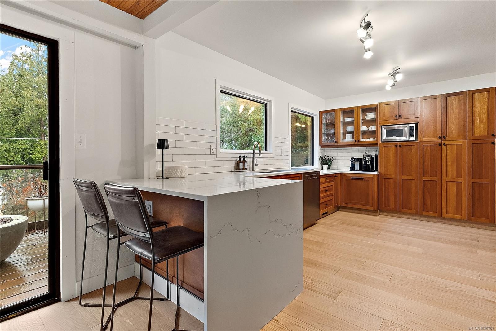 1166 Cloake Hill Rd, North Saanich, BC