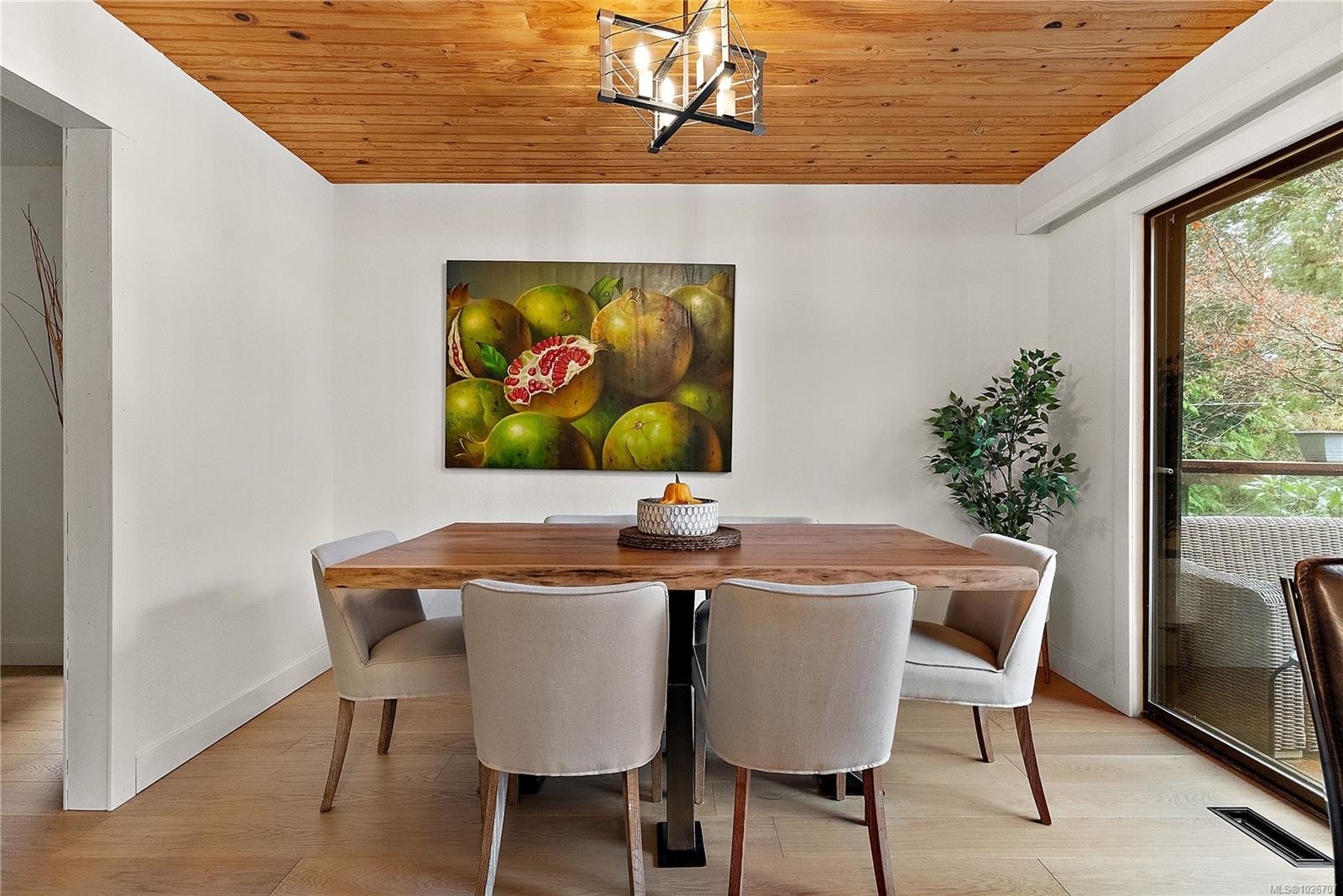 1166 Cloake Hill Rd, North Saanich, BC