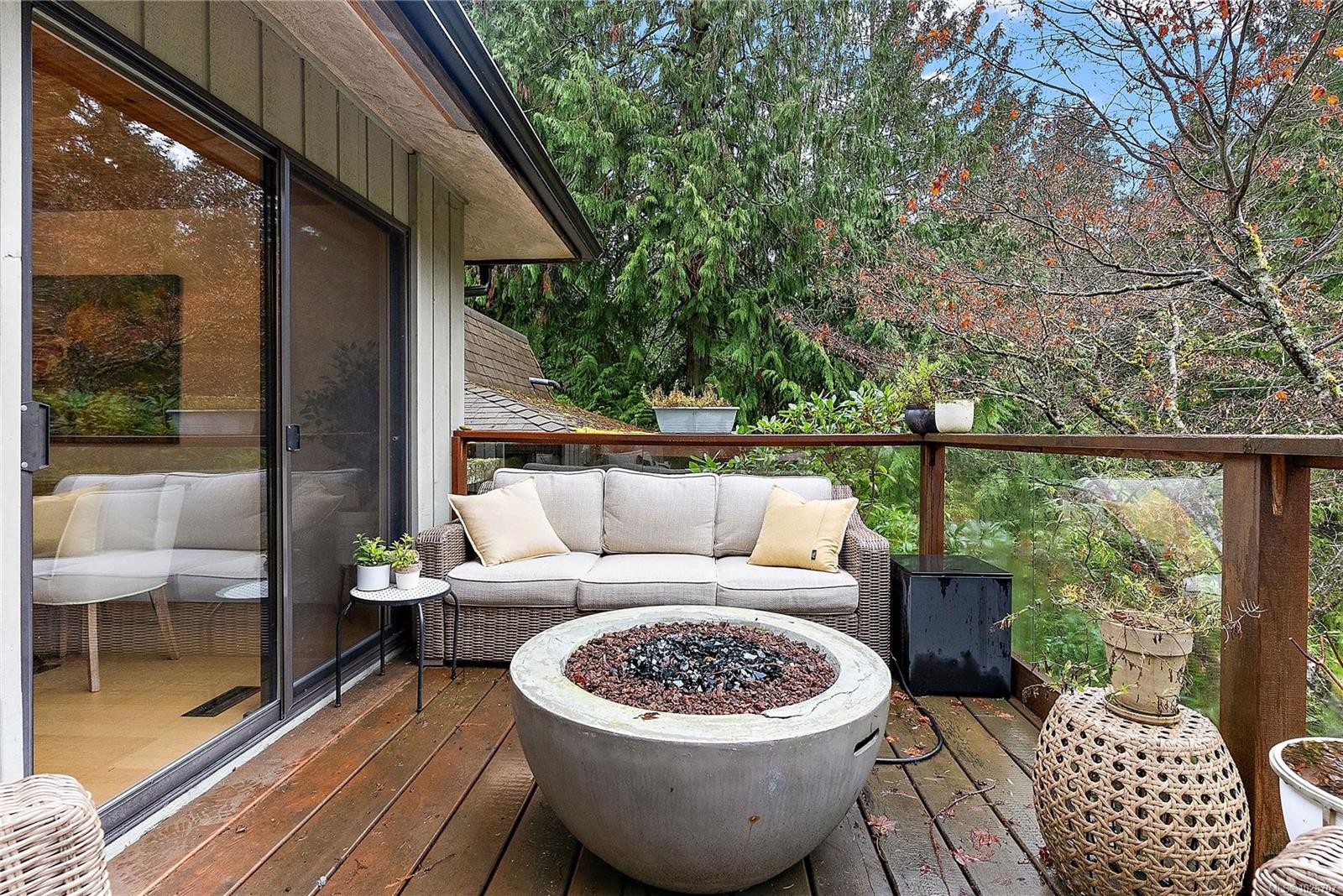 1166 Cloake Hill Rd, North Saanich, BC