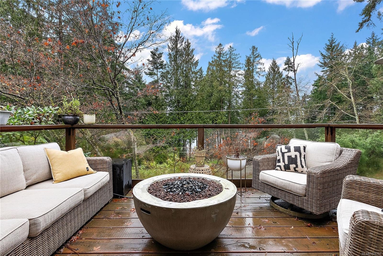 1166 Cloake Hill Rd, North Saanich, BC