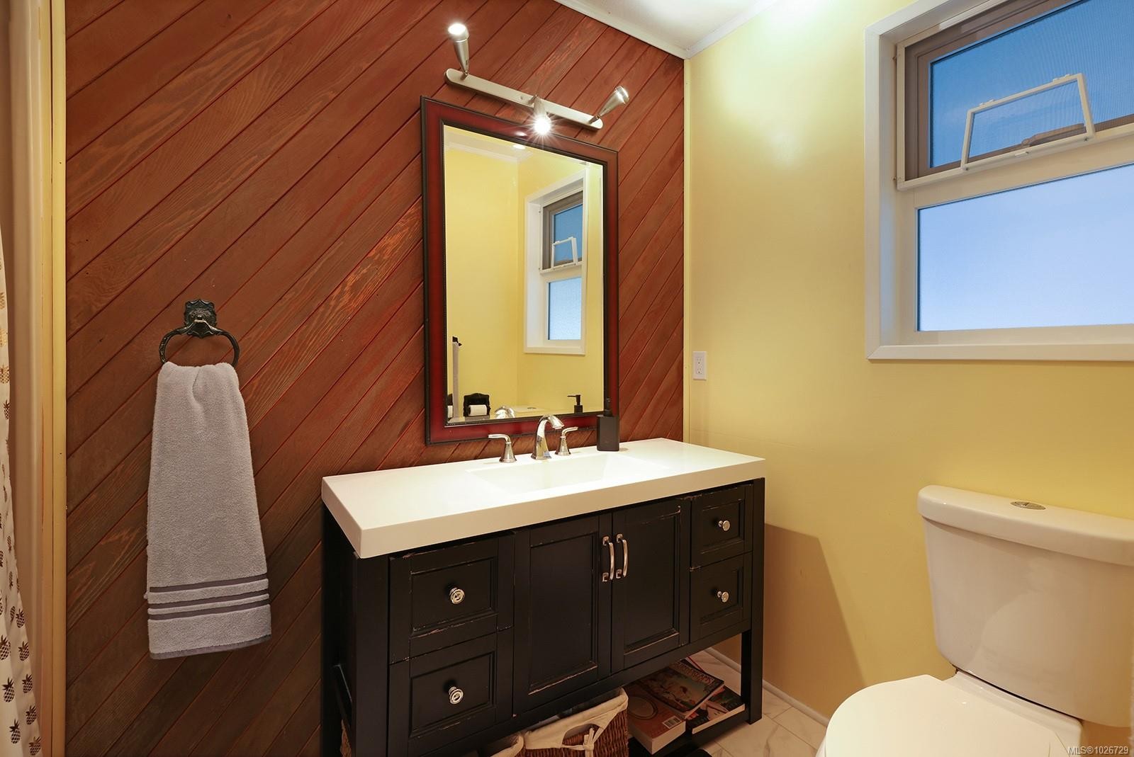 5497 Tappin St, Union Bay, BC