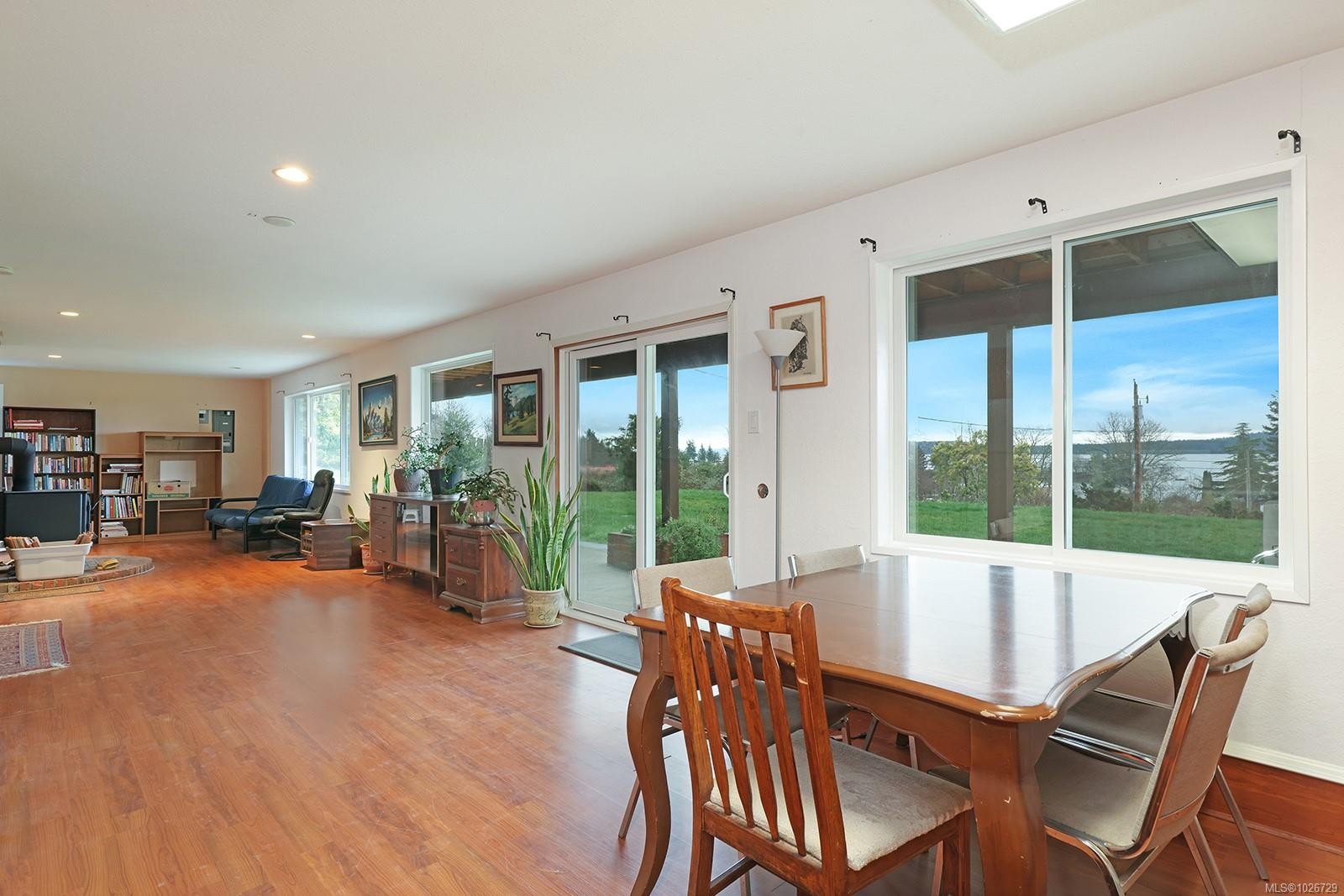 5497 Tappin St, Union Bay, BC