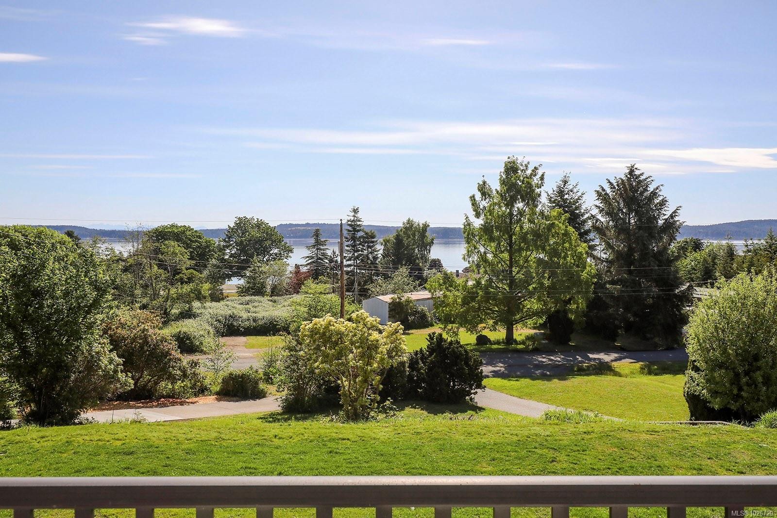 5497 Tappin St, Union Bay, BC