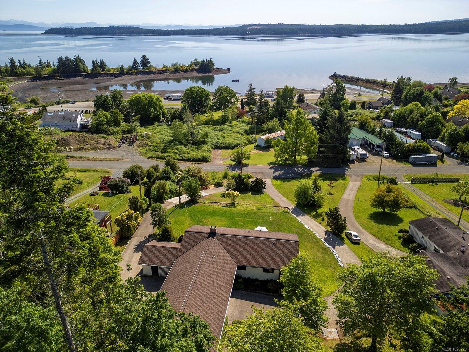 5497 Tappin St, Union Bay, BC