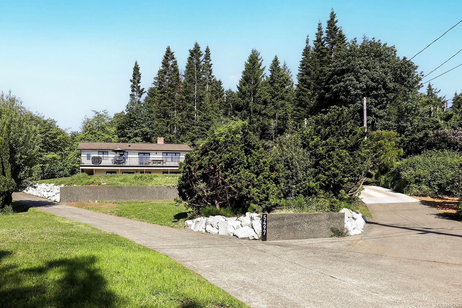 5497 Tappin St, Union Bay, BC