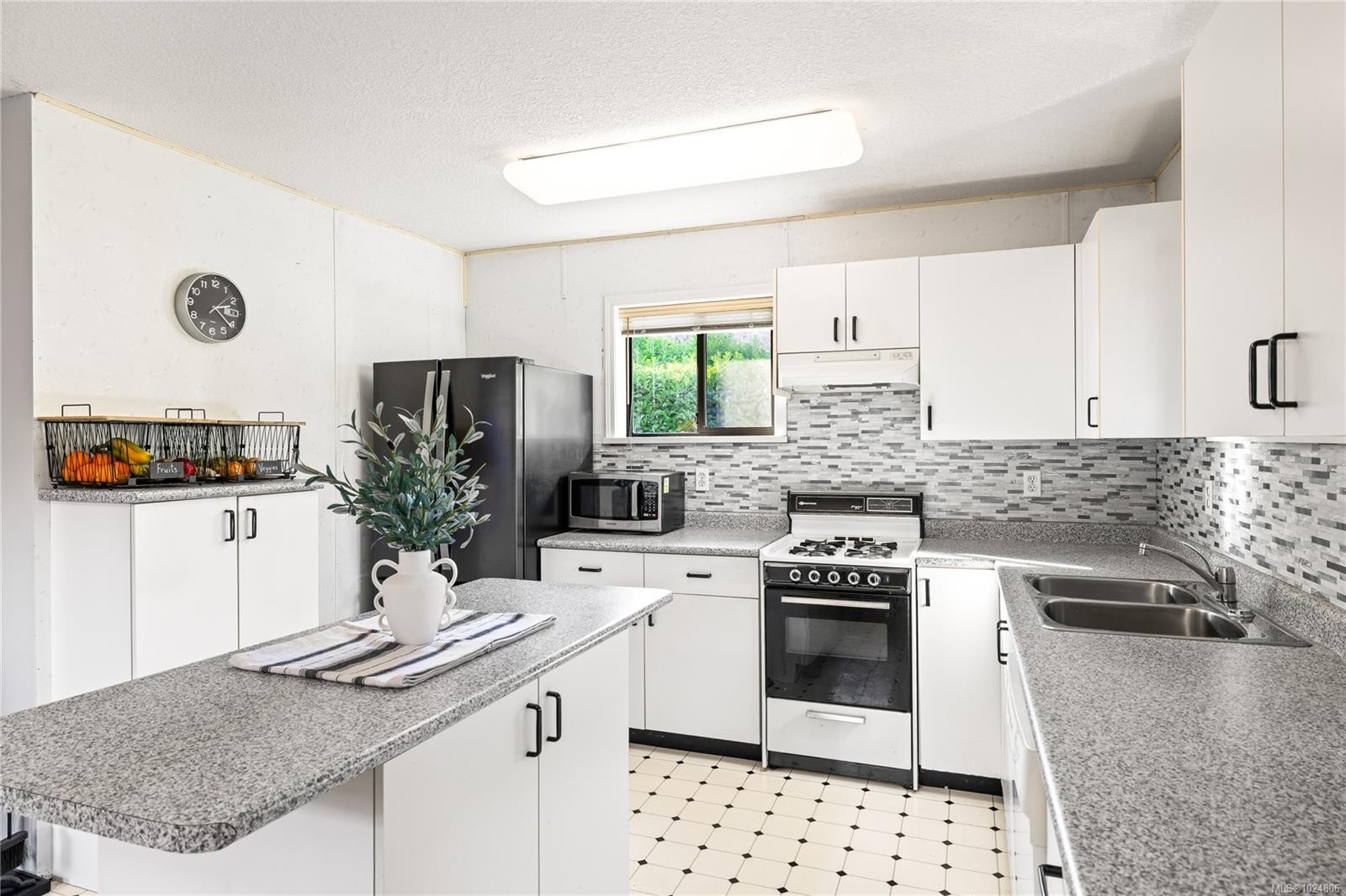 1502 Memory Lane, Qualicum Beach, BC