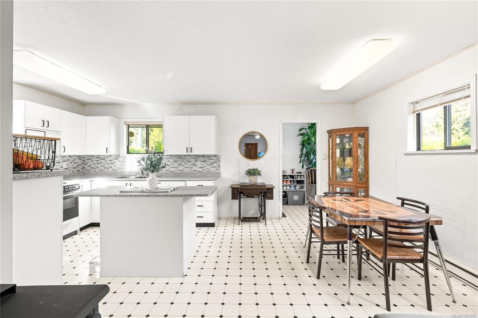 1502 Memory Lane, Qualicum Beach, BC