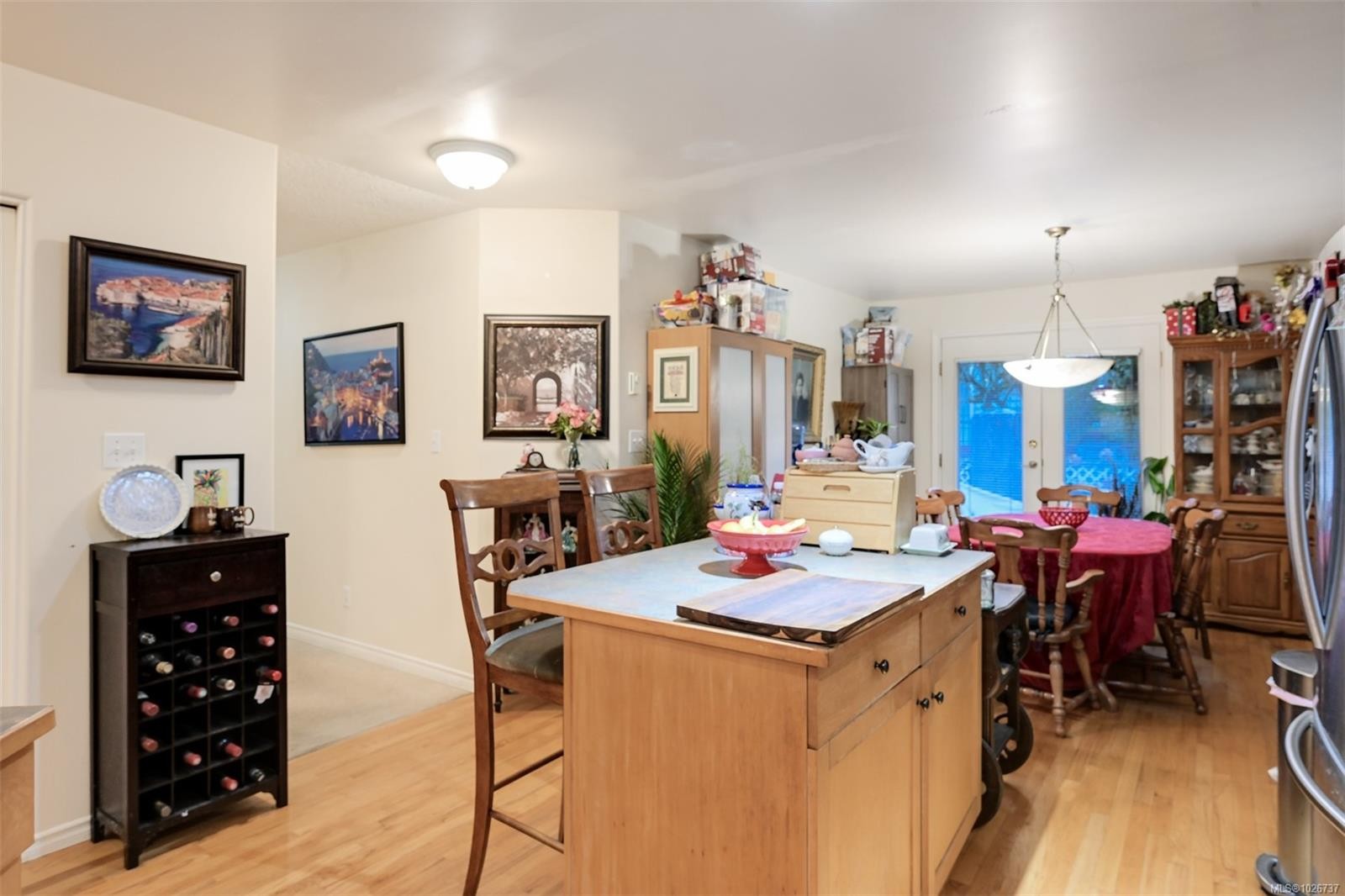 1975 Highland Rd, View Royal, BC