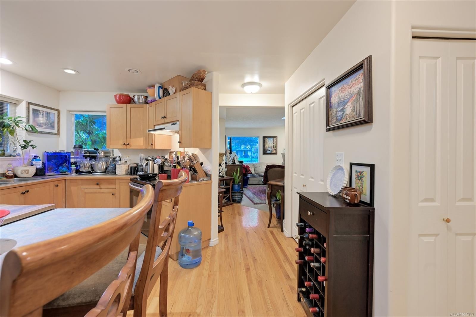 1975 Highland Rd, View Royal, BC