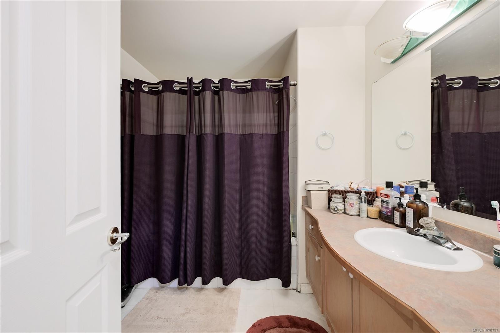 1975 Highland Rd, View Royal, BC