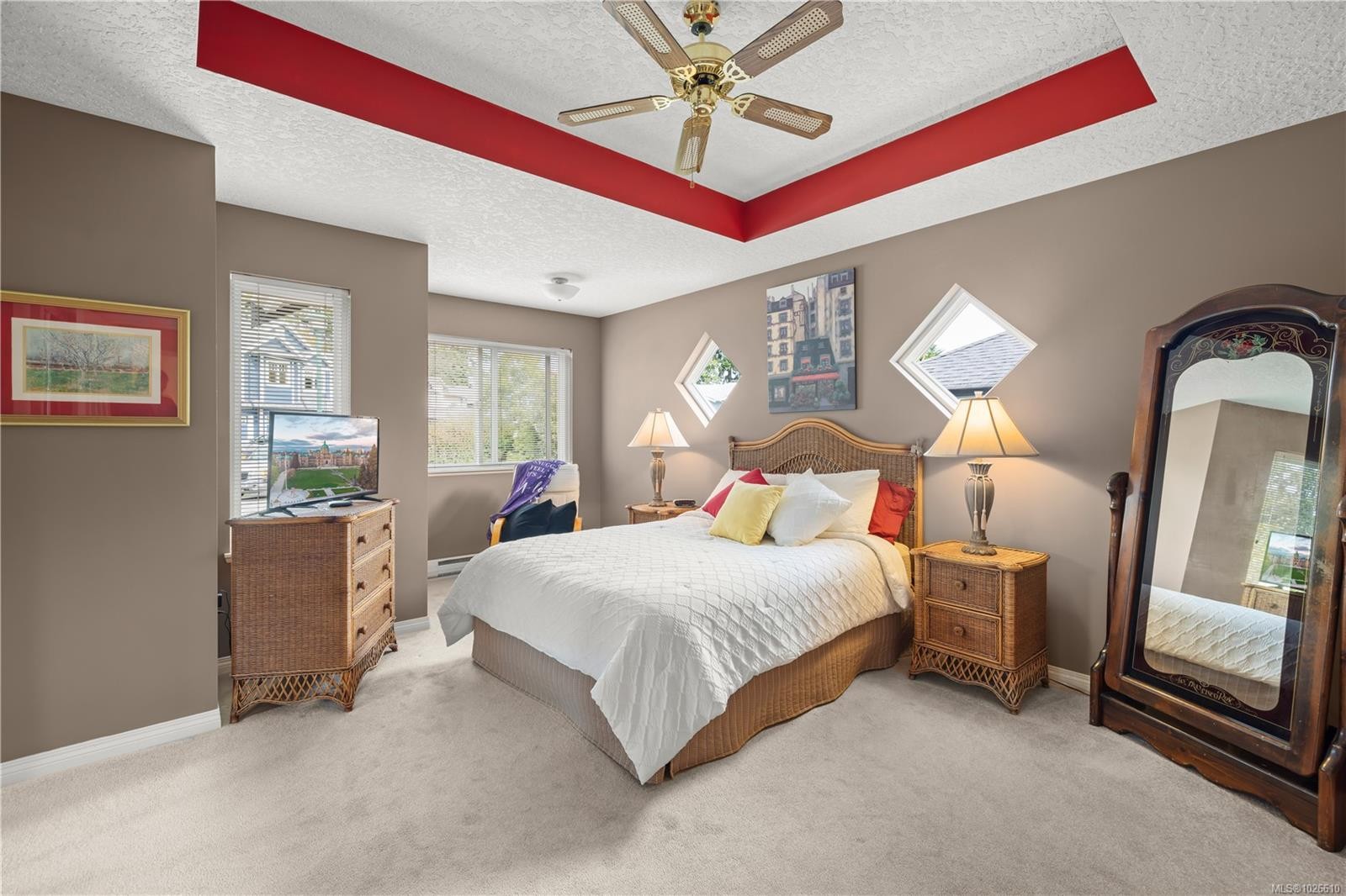 8 Newstead Cres, View Royal, BC