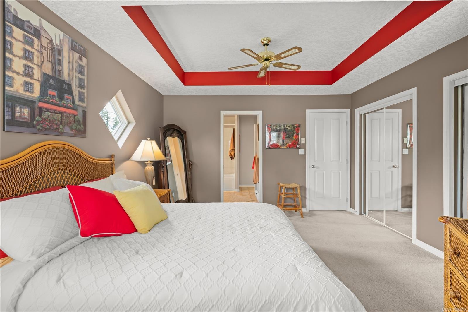 8 Newstead Cres, View Royal, BC