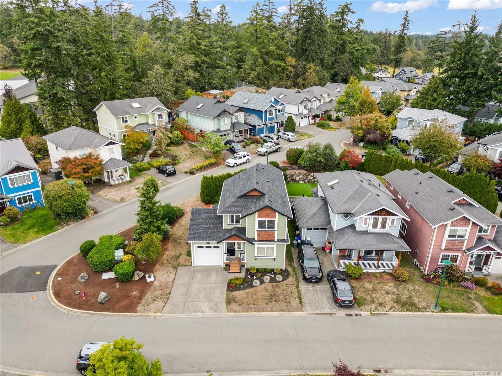 8 Newstead Cres, View Royal, BC