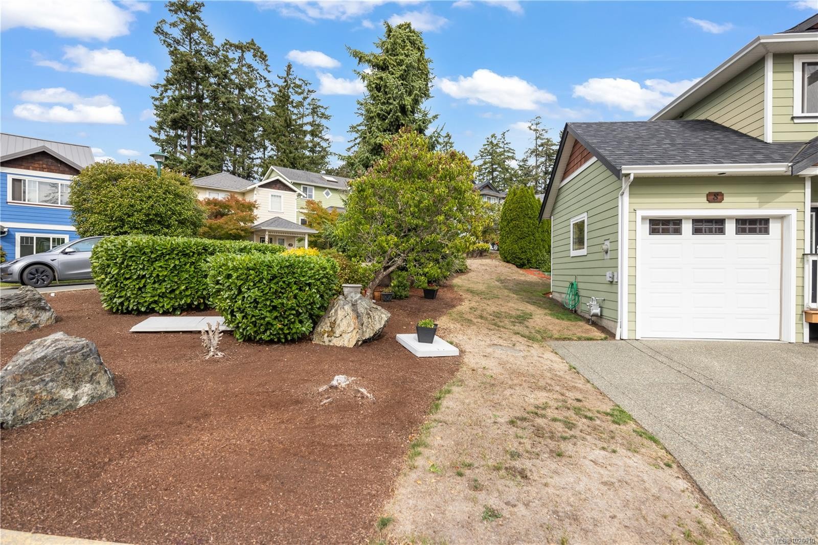 8 Newstead Cres, View Royal, BC