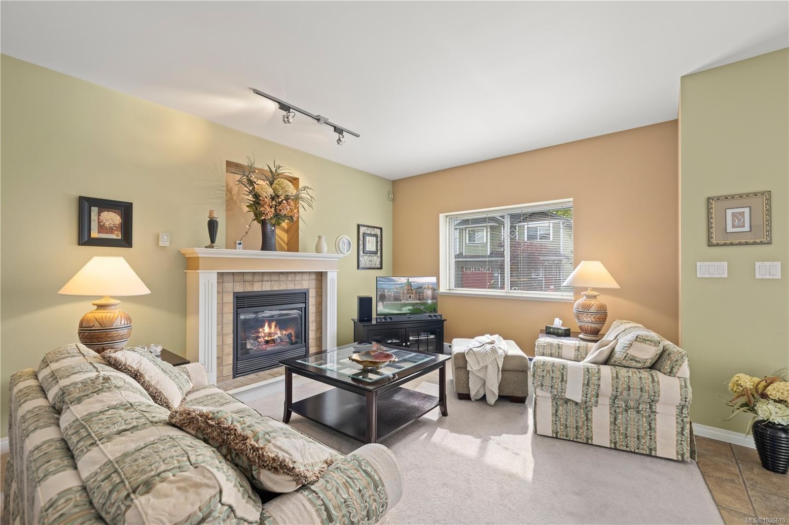 8 Newstead Cres, View Royal, BC