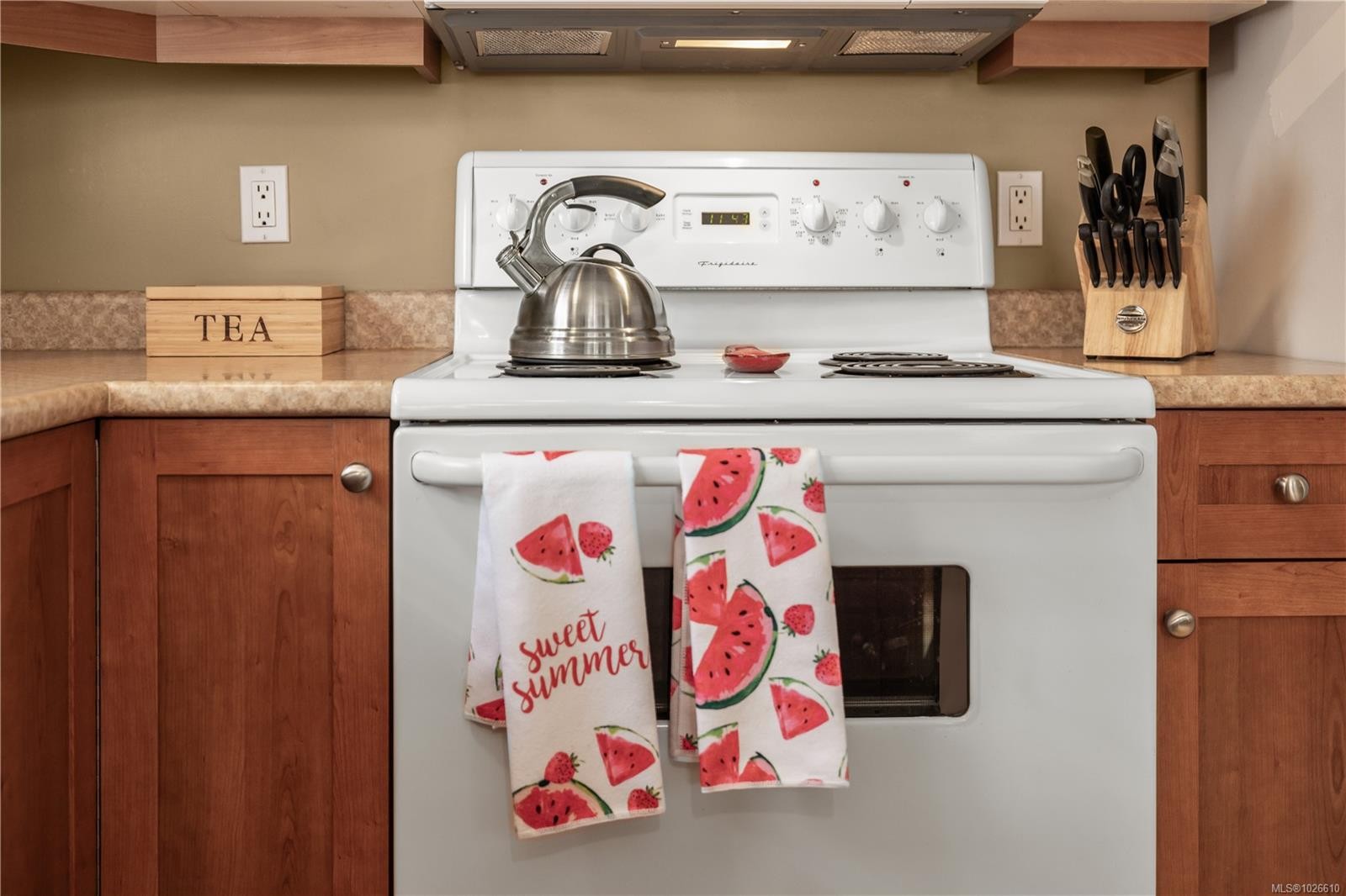 8 Newstead Cres, View Royal, BC