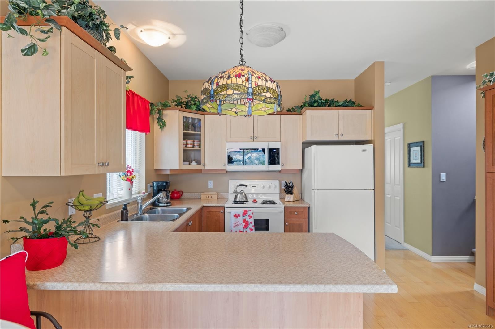 8 Newstead Cres, View Royal, BC