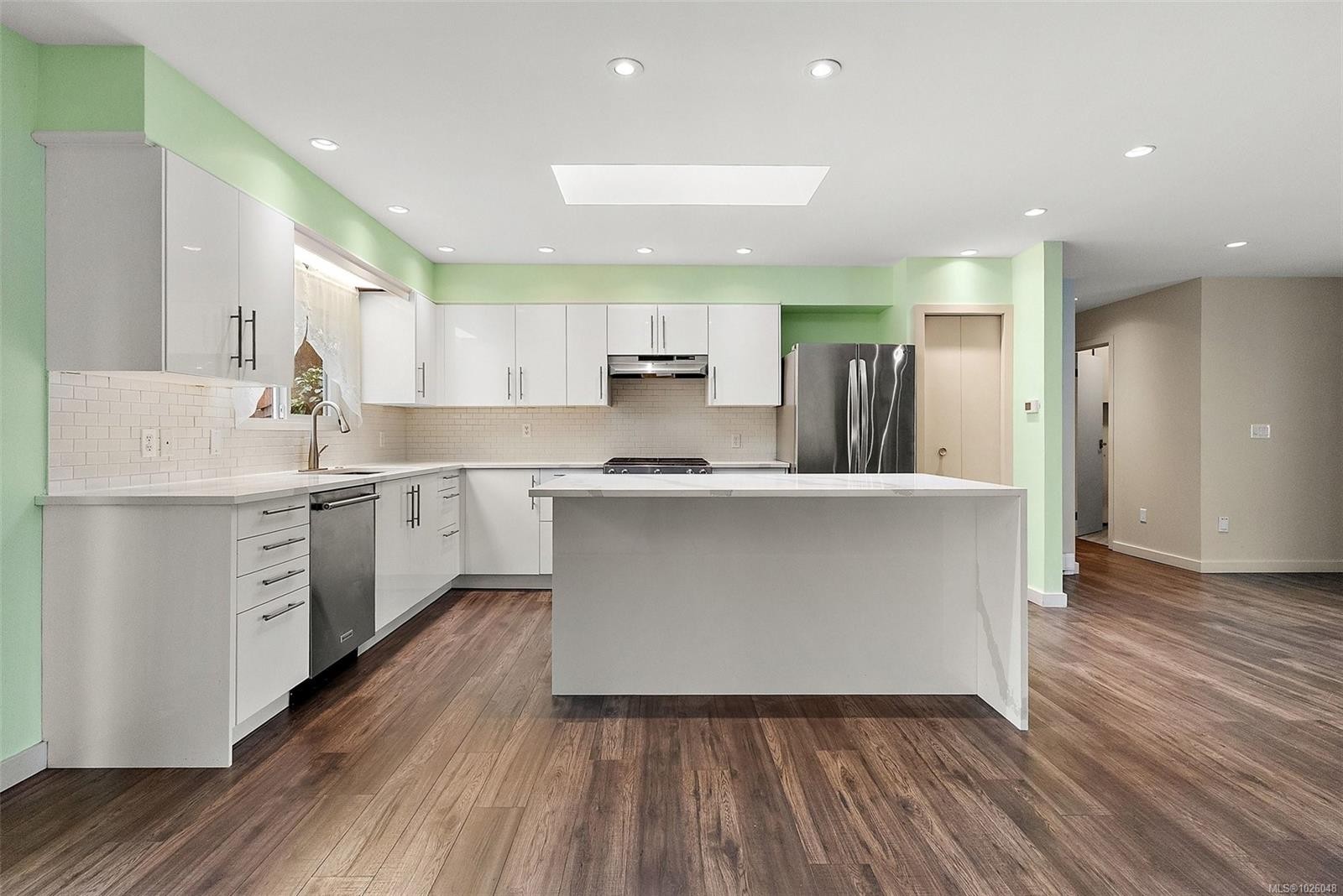 10411 Finch Pl, Sidney, BC