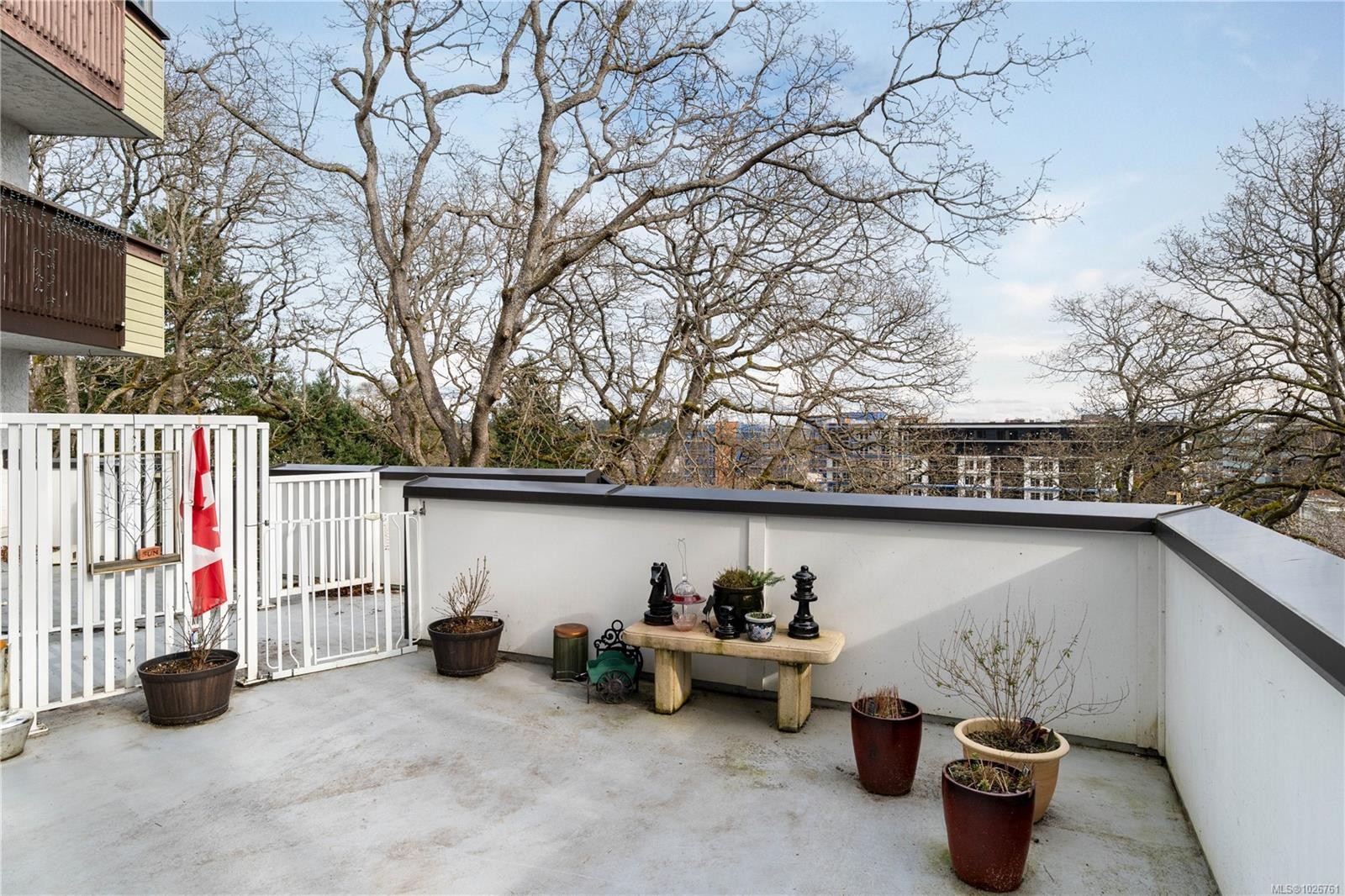 116-3962 Cedar Hill Rd, Saanich, BC - Outdoor