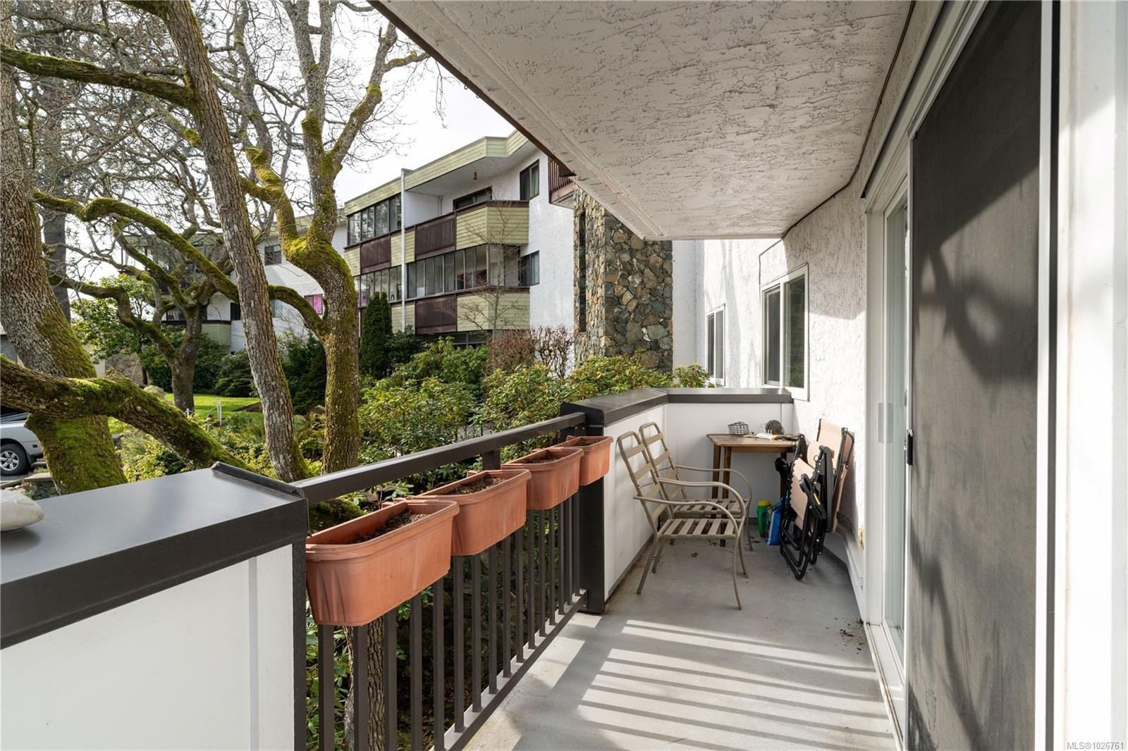 116-3962 Cedar Hill Rd, Saanich, BC - Outdoor With Exterior