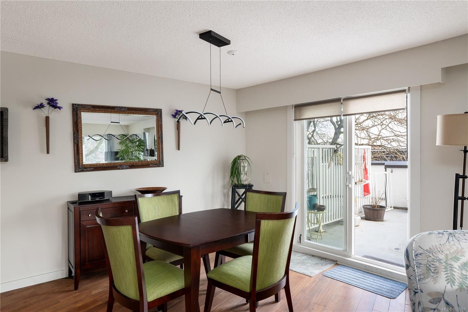 116-3962 Cedar Hill Rd, Saanich, BC - Indoor Photo Showing Dining Room