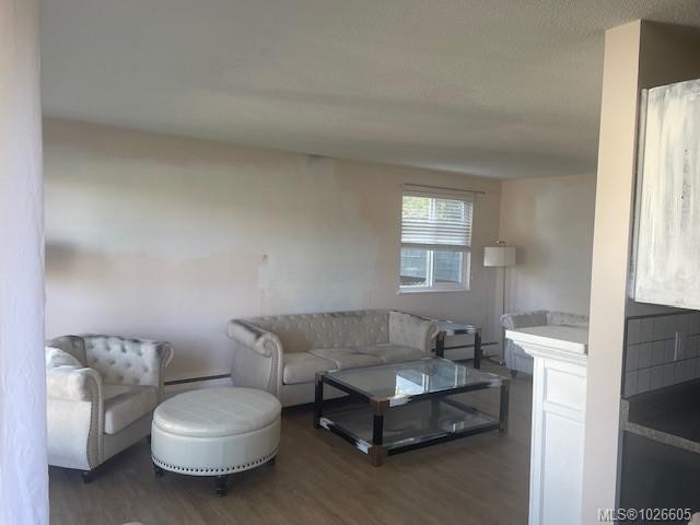 4201-997 Bowen Rd, Nanaimo, BC - Indoor Photo Showing Living Room