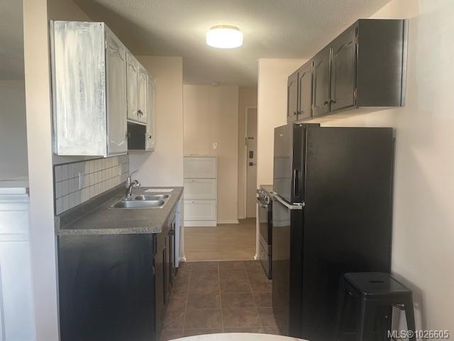 4201-997 Bowen Rd, Nanaimo, BC - Indoor Photo Showing Kitchen With Double Sink