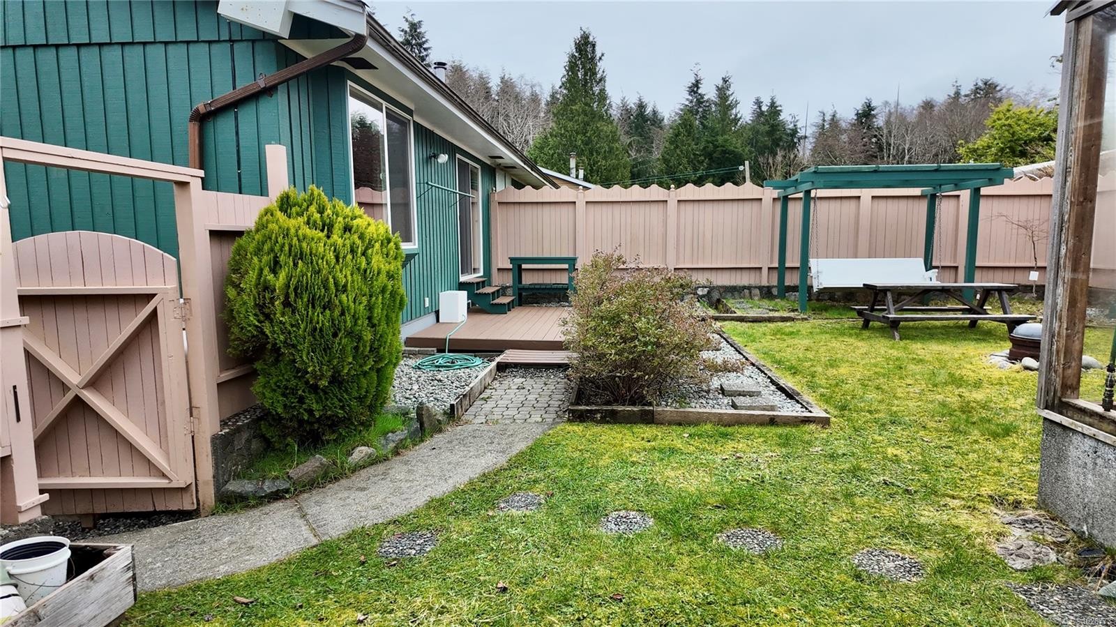 7710 Cedar Pl, Port Hardy, BC - Outdoor