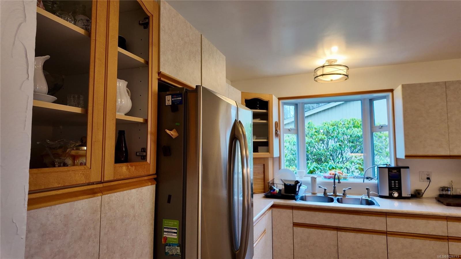 7710 Cedar Pl, Port Hardy, BC - Indoor Photo Showing Kitchen With Double Sink