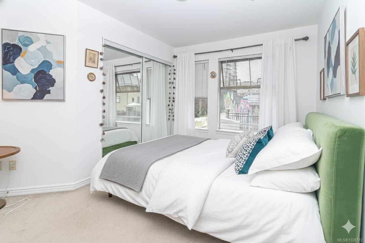 101-935 Johnson St, Victoria, BC - Indoor Photo Showing Bedroom