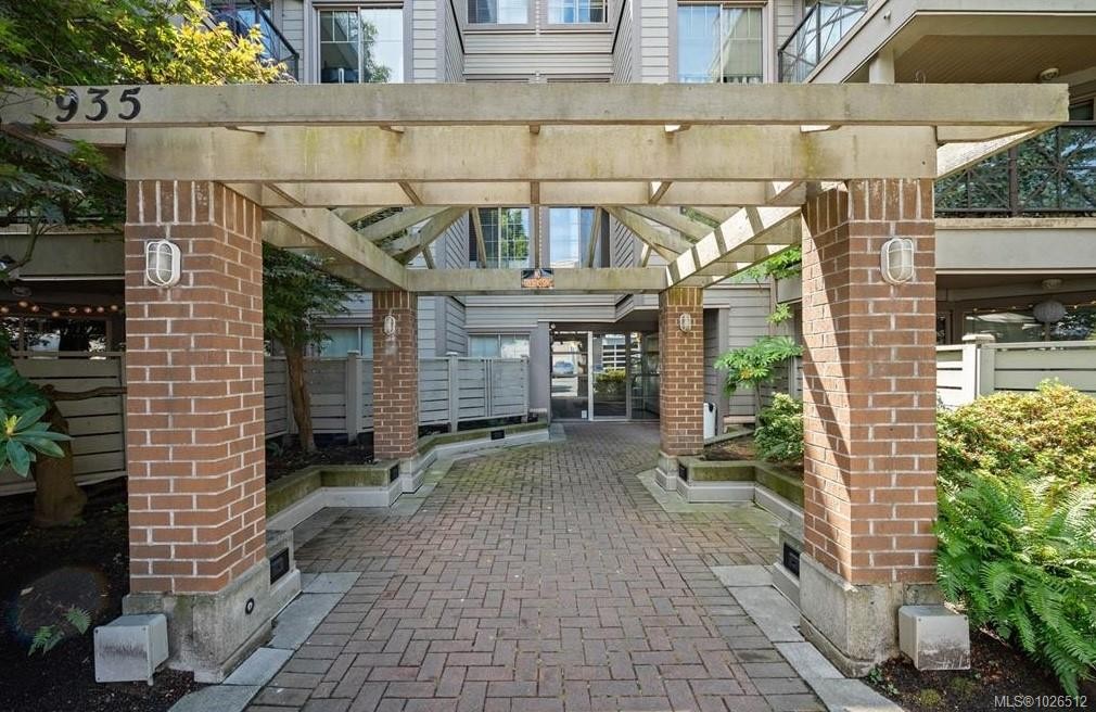 101-935 Johnson St, Victoria, BC - Outdoor