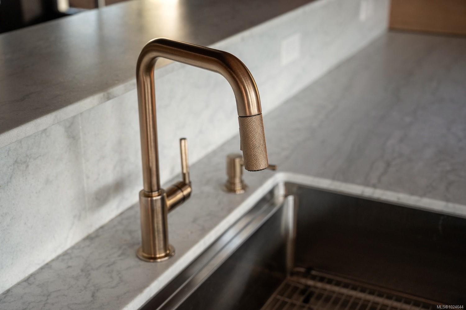 2613 Dunsmuir Ave, Cumberland, BC