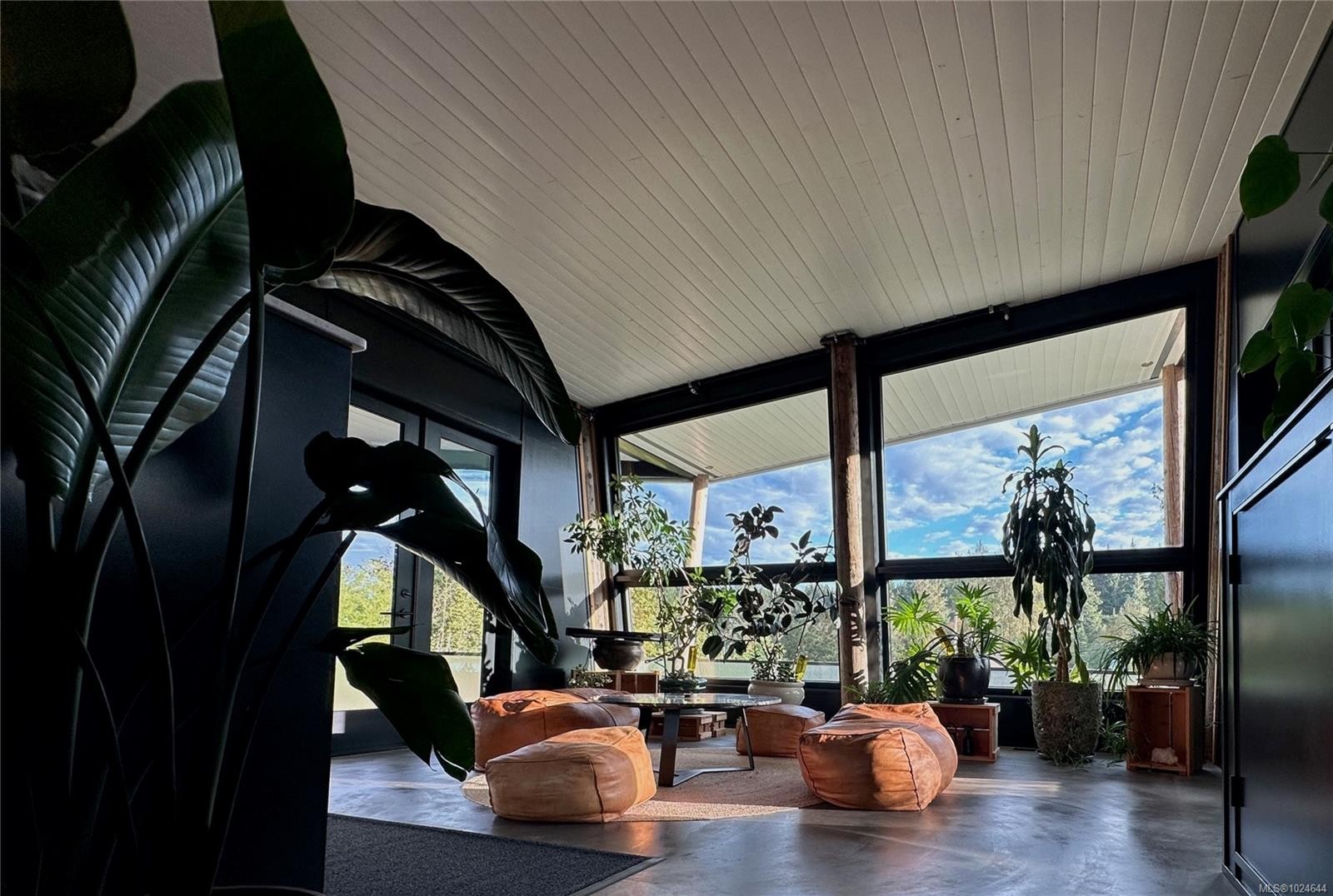 2613 Dunsmuir Ave, Cumberland, BC