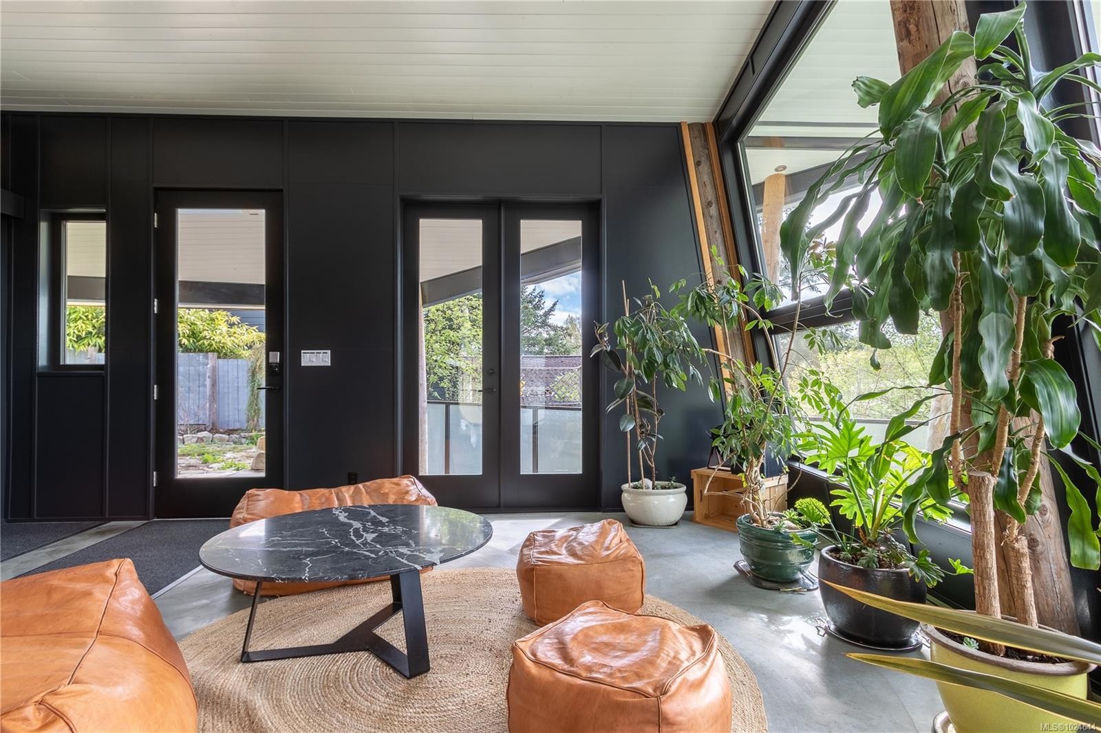 2613 Dunsmuir Ave, Cumberland, BC