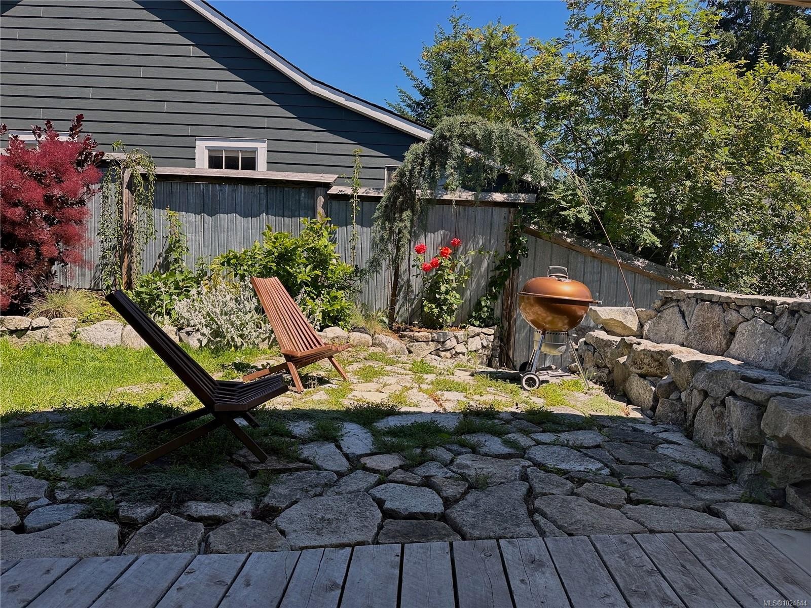 2613 Dunsmuir Ave, Cumberland, BC