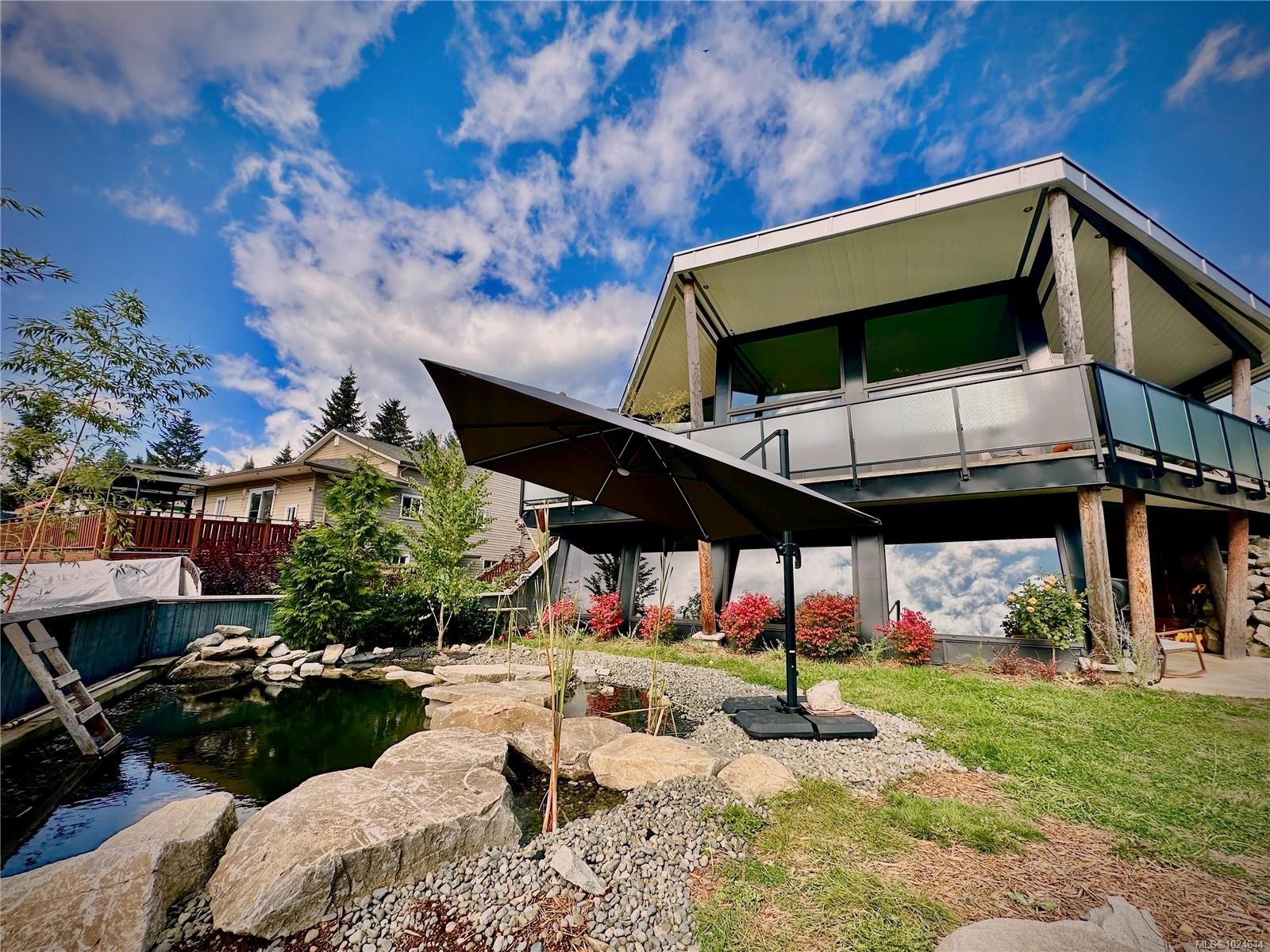 2613 Dunsmuir Ave, Cumberland, BC