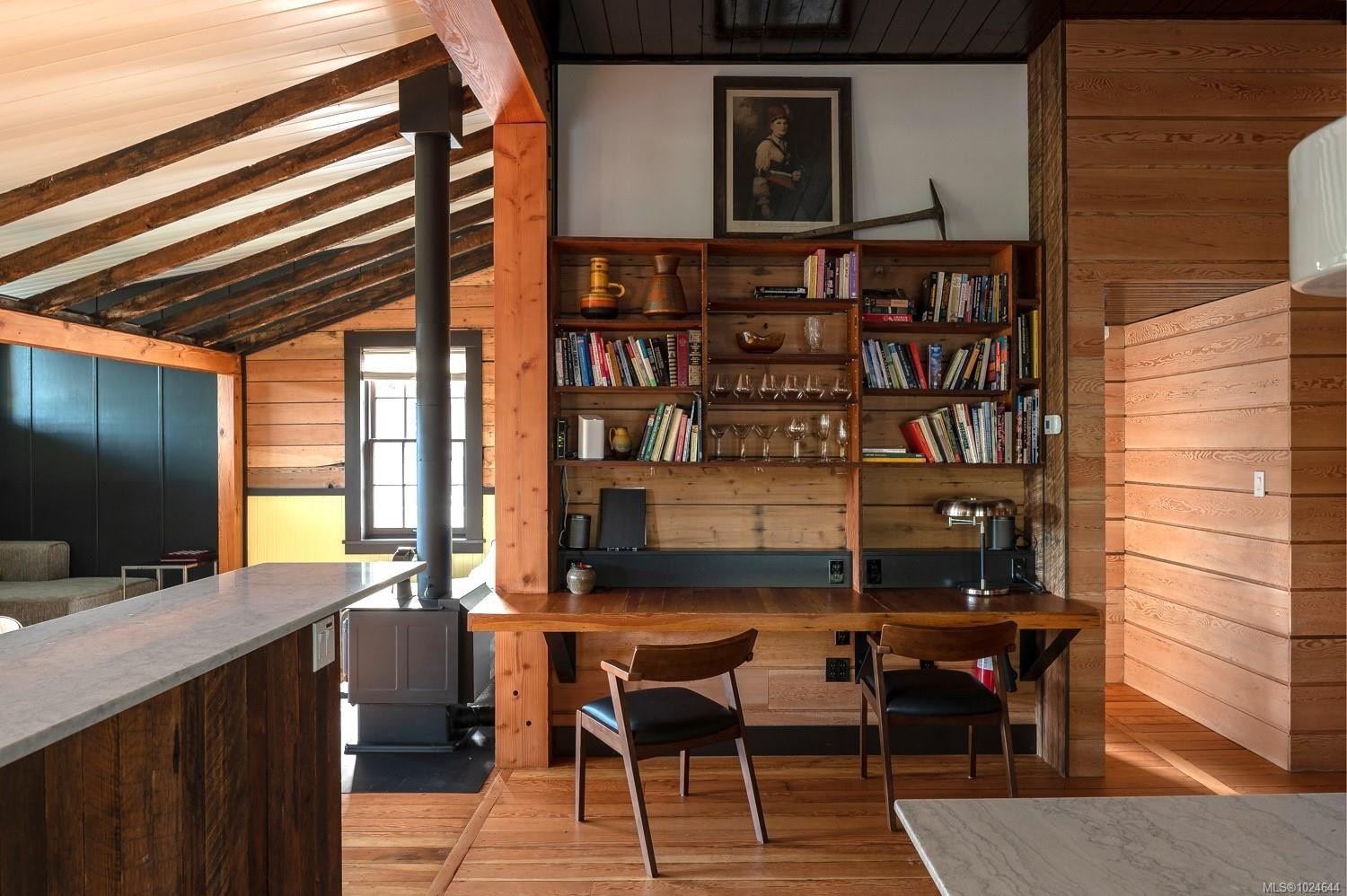 2613 Dunsmuir Ave, Cumberland, BC