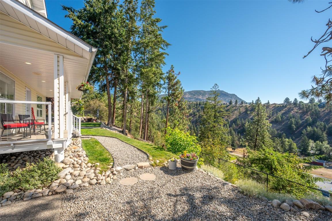 4123 Ponderosa Drive, Peachland, BC - Outdoor
